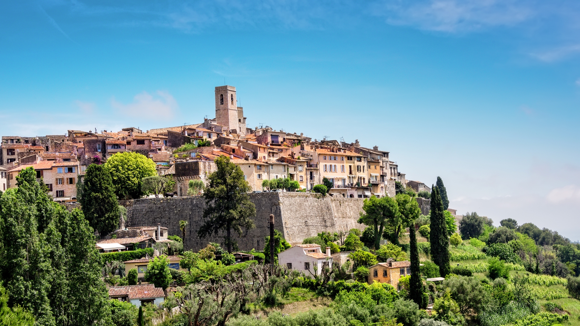 Visit Saint Paul de Vence during your yacht charter in the South of France