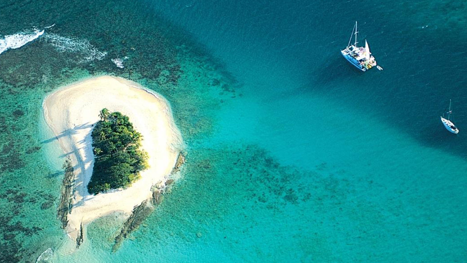 Rent a yacht in the British Virgin Islands and arrive in style at these restaurants
