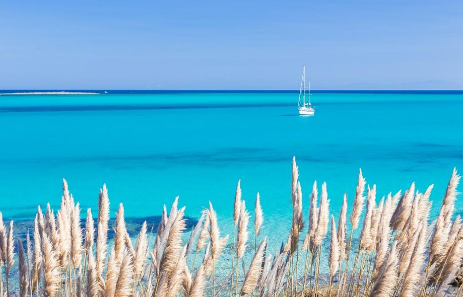 Visit these hidden coves and beautiful beaches during your next yacht charter in Sardinia