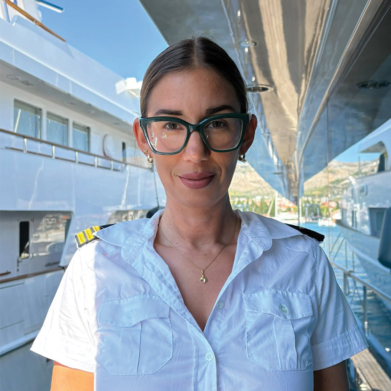 Klara One Blue Second Stewardess