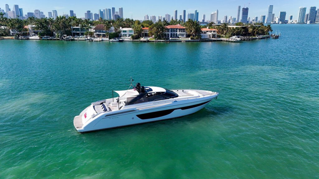 RIVA 76′ BAHAMAS