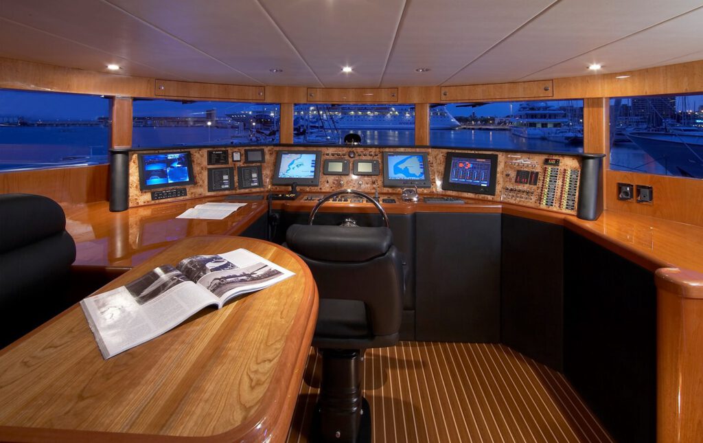 JOHNSON 110 FLYBRIDGE