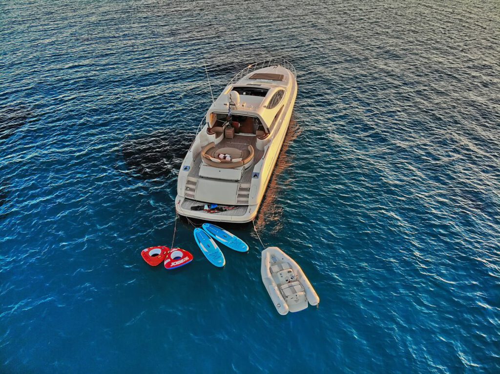 RIVA 72′
