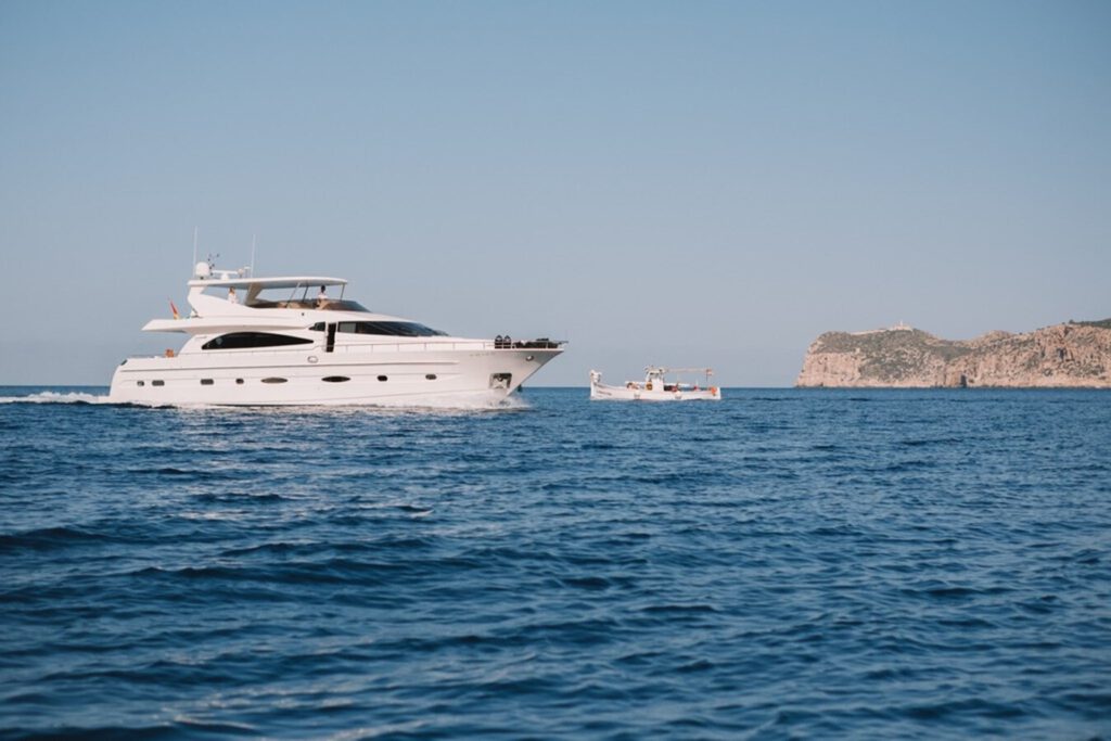 ASTONDOA 82 GLX
