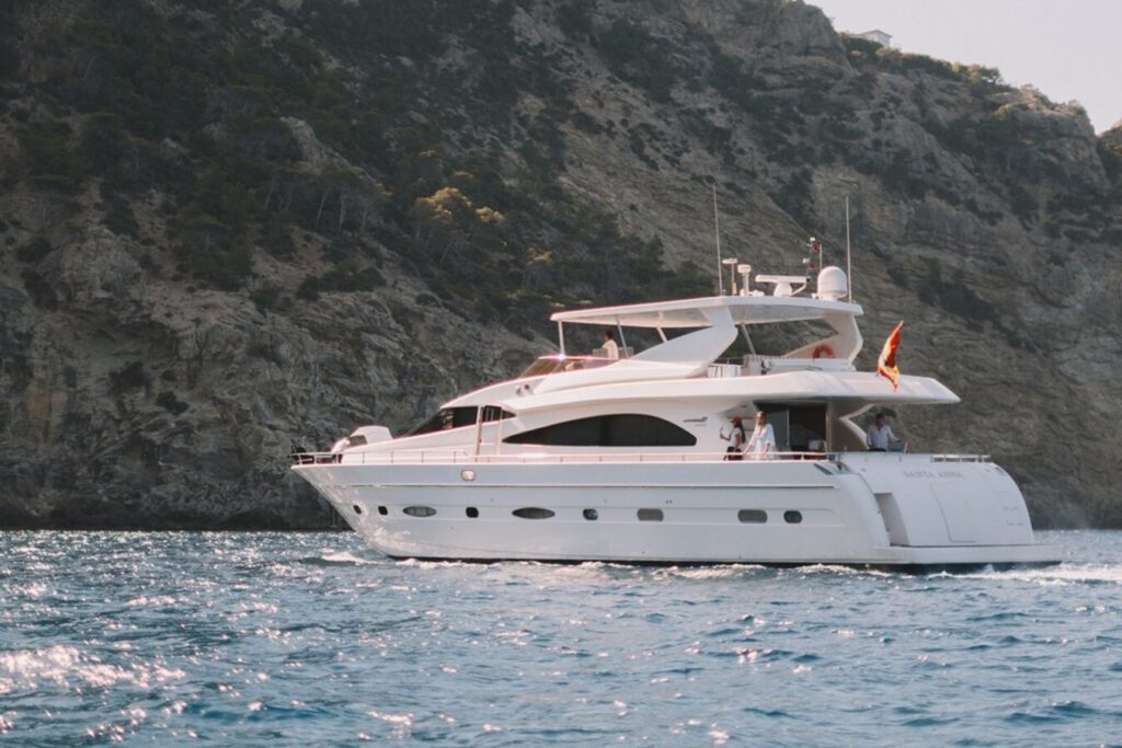 ASTONDOA 82 GLX