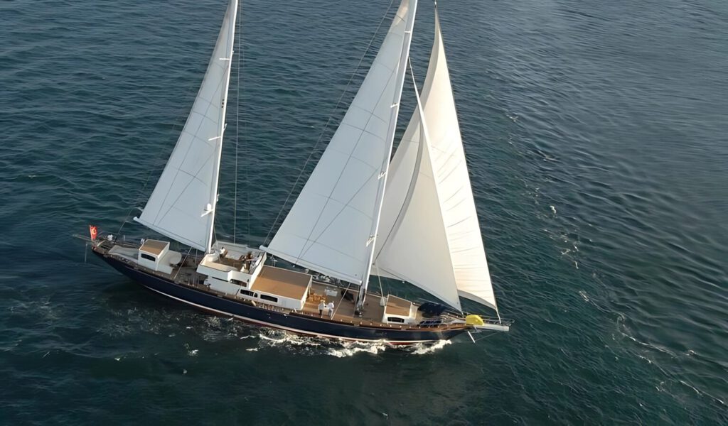 42 M MOTORSAILOR