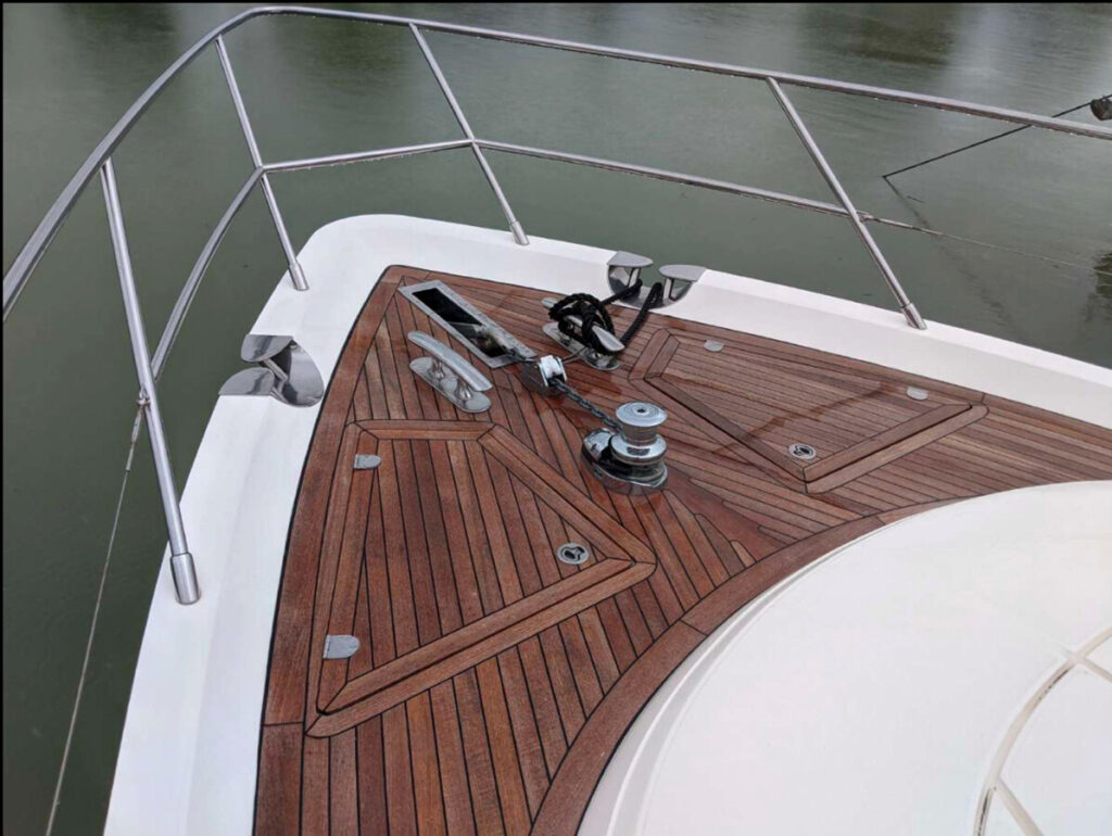 PRINCESS V65 SPORT YACHT