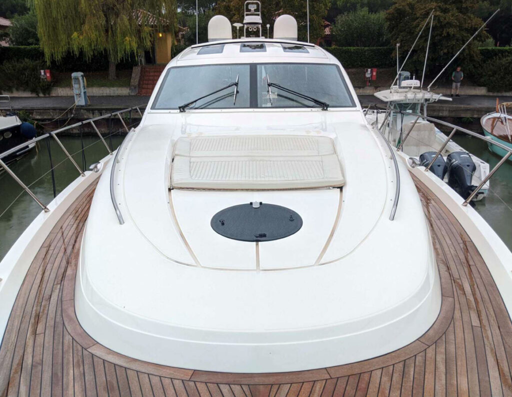 PRINCESS V65 SPORT YACHT