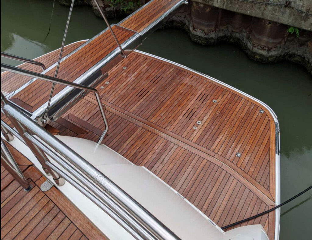 PRINCESS V65 SPORT YACHT