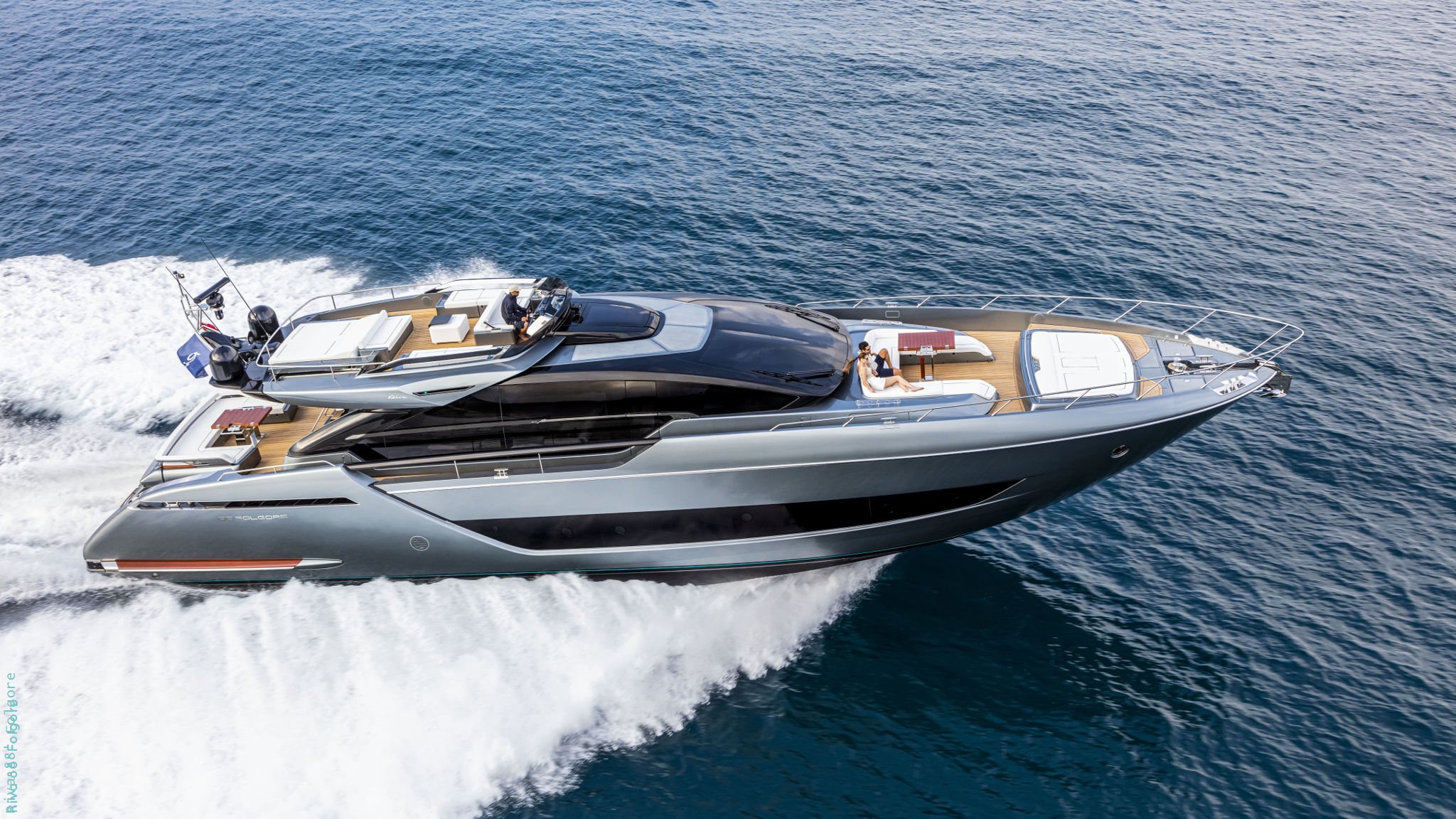 RIVA YACHTS 88' FOLGORE